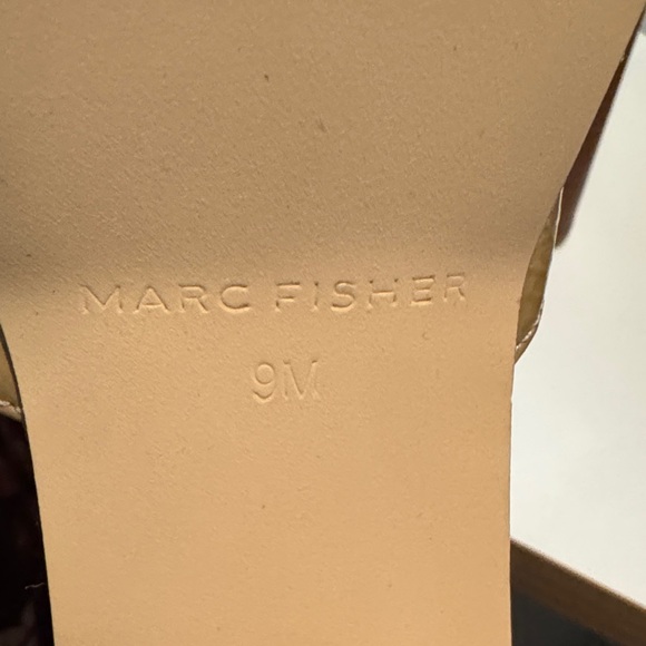 MARC FISHER Marc Daffy Closed Toe Block Heel Dress Pumps size 9 M - Picture 7 of 12